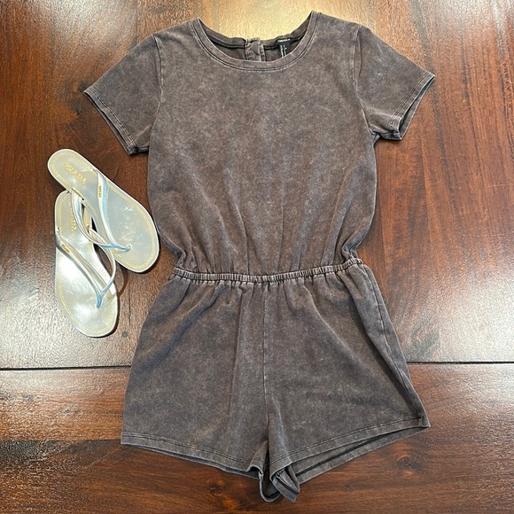 FOREVER 21 gray playsuit / romper - Picture 2 of 5